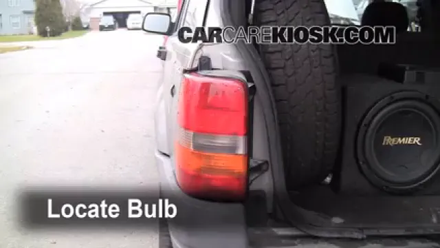 1998 Jeep Grand Cherokee TSi 4.0L 6 Cyl. Éclairage Feu stop (remplacer ampoule)